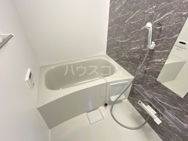 13/23 浴室