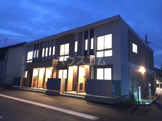 21/30 エントランス