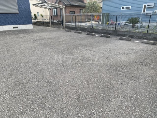 24/27 駐車場