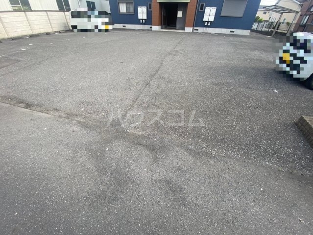 25/27 駐車場
