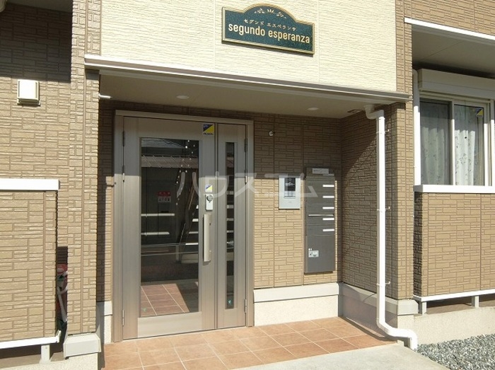 24/28 エントランス