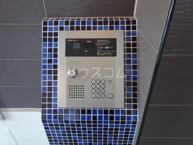 24/30 エントランス