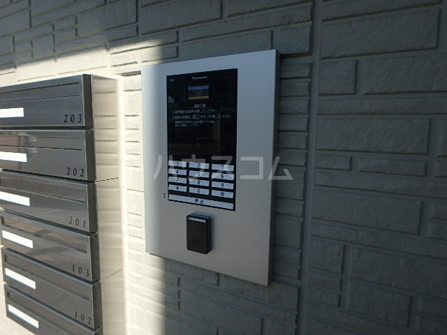 20/30 エントランス