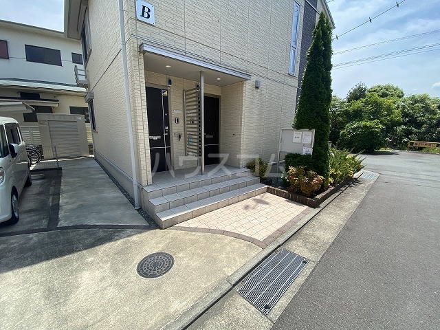 13/30 玄関