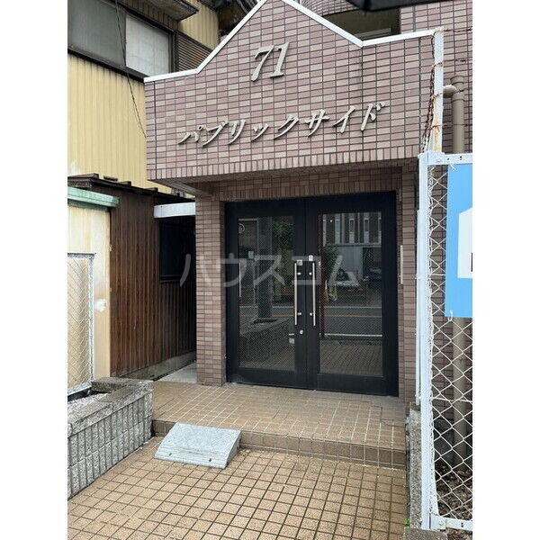 16/26 エントランス