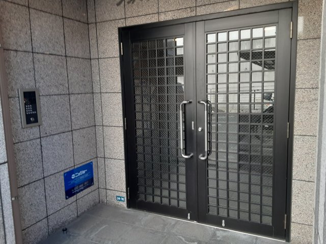 20/27 エントランス