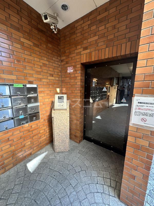 18/28 エントランス