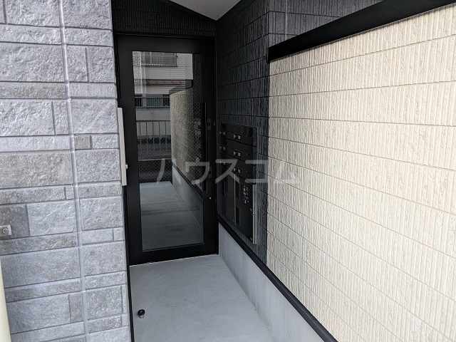 2/4 エントランス