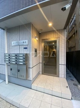 17/23 エントランス