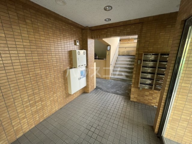 19/29 エントランス