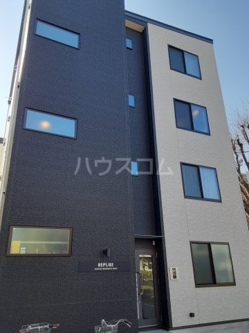 28/30 エントランス