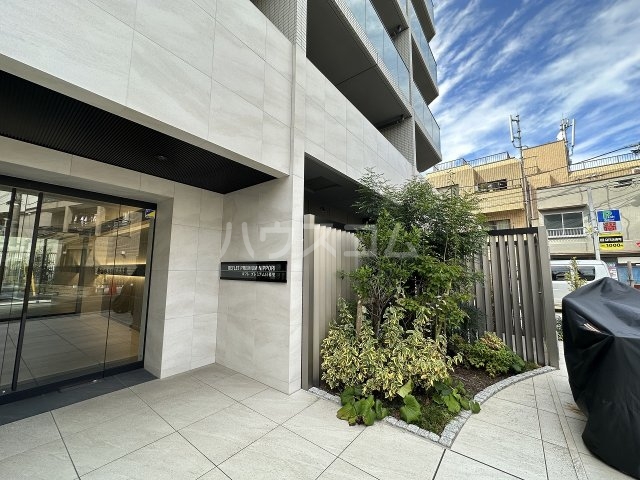 25/29 エントランス