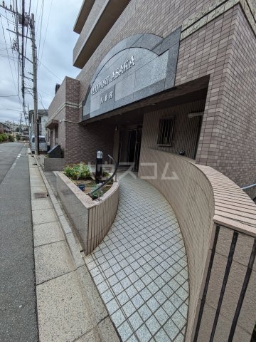 24/25 エントランス