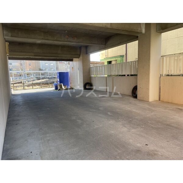 20/30 駐車場