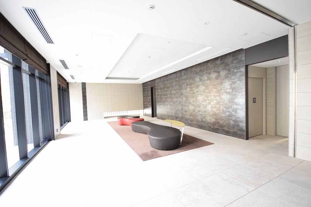 20/30 エントランス