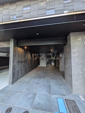 17/27 エントランス