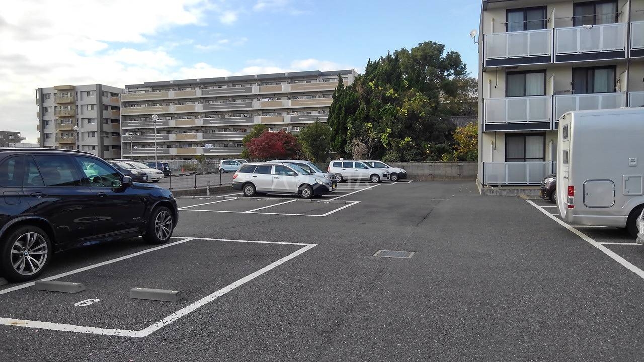 2/2 駐車場