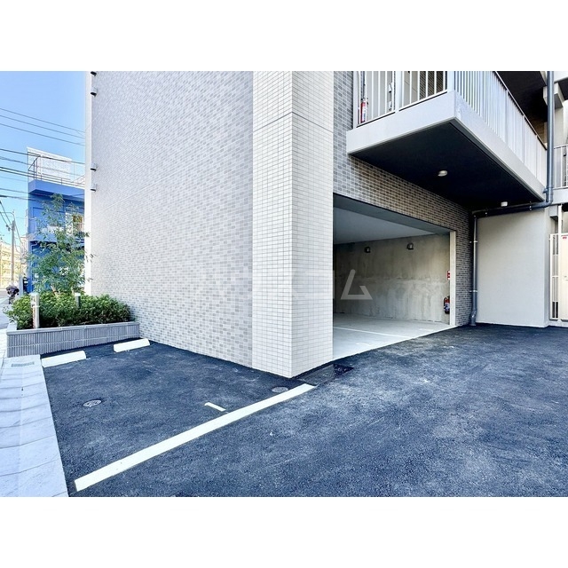 16/23 駐車場