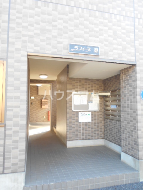 22/30 エントランス