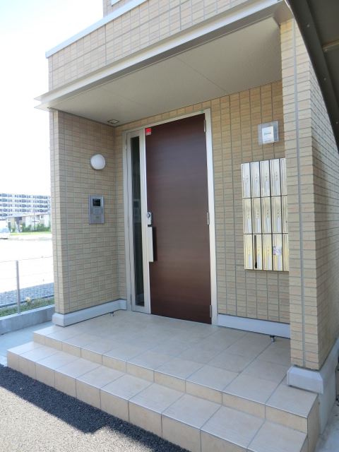 19/30 エントランス