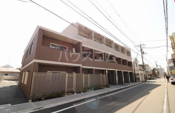 18/28 エントランス