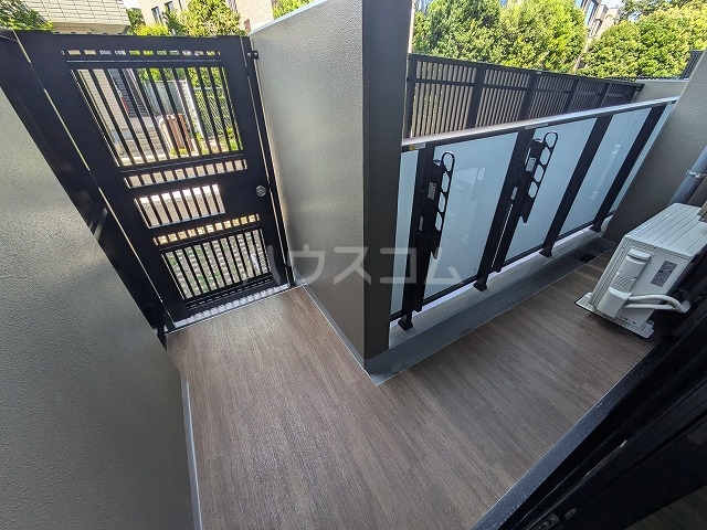 20/30 バルコニー