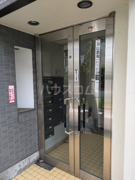 17/23 エントランス