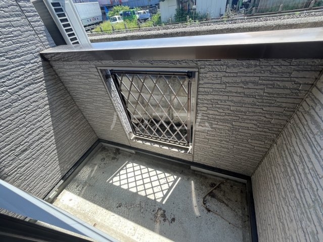 15/22 バルコニー