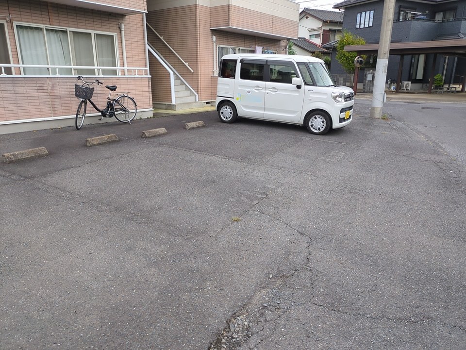 21/24 駐車場
