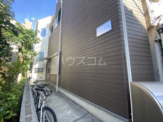 23/30 エントランス