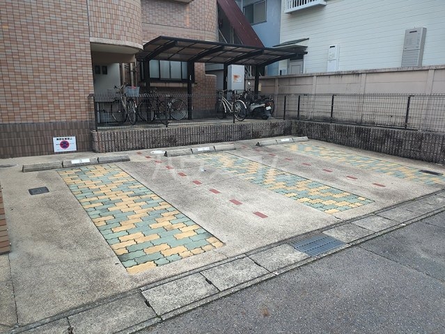 18/26 駐車場