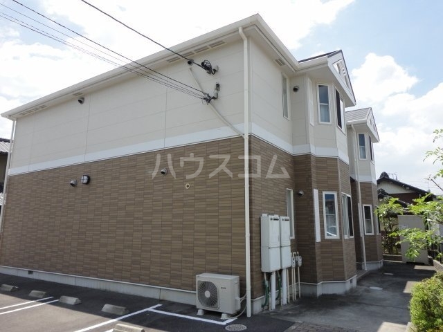 23/27 エントランス