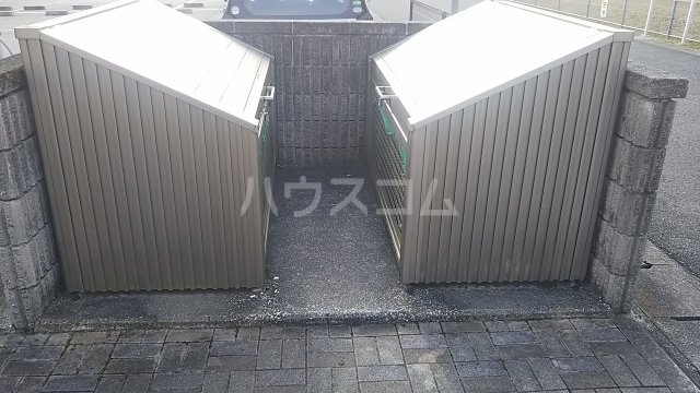 16/27 エントランス