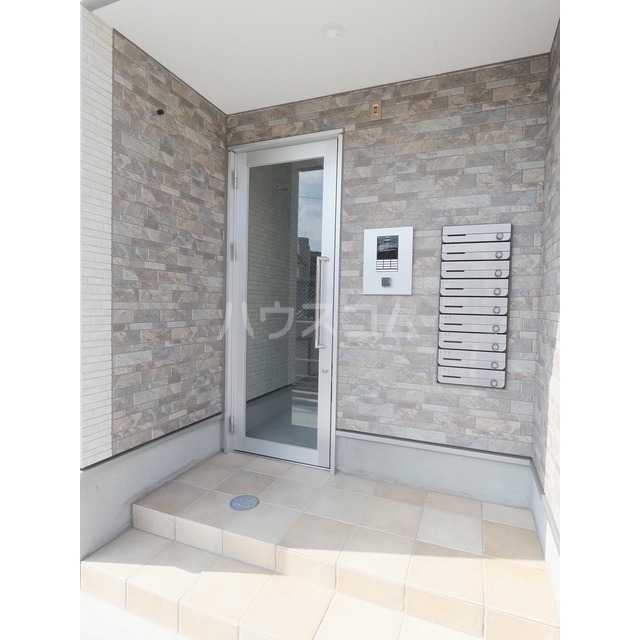 18/24 エントランス