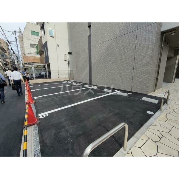 23/30 駐車場
