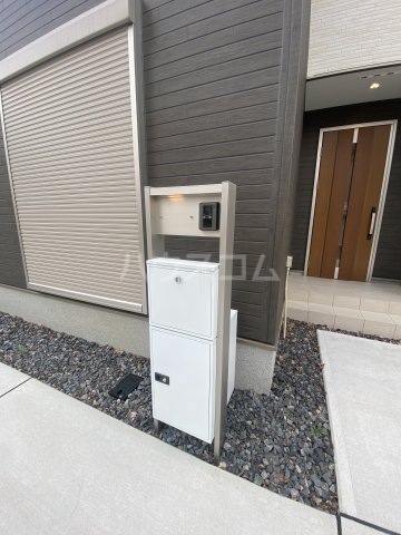 27/30 エントランス