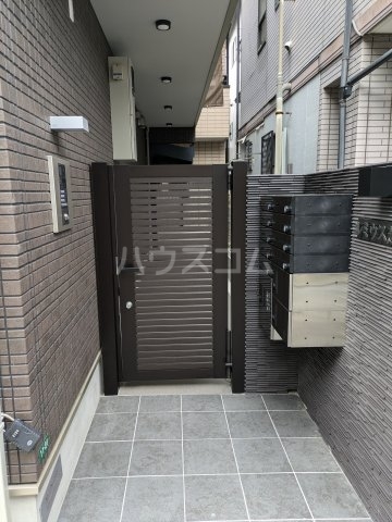 21/25 エントランス