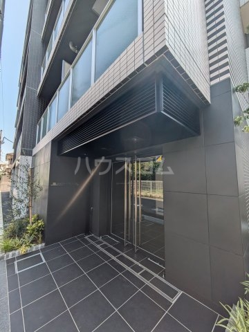 20/30 エントランス