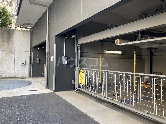 23/30 駐車場