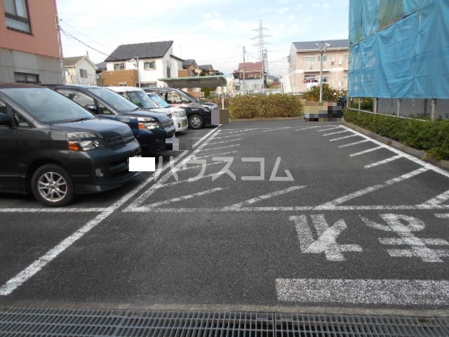 28/30 駐車場