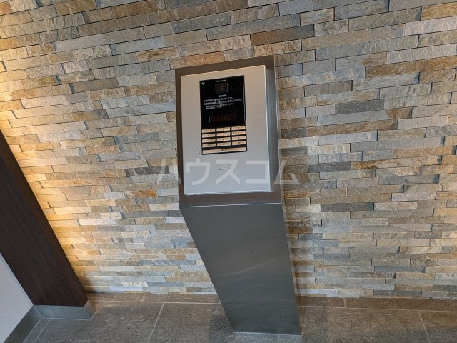 28/30 エントランス