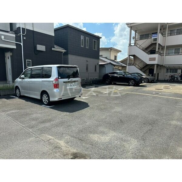 19/26 駐車場
