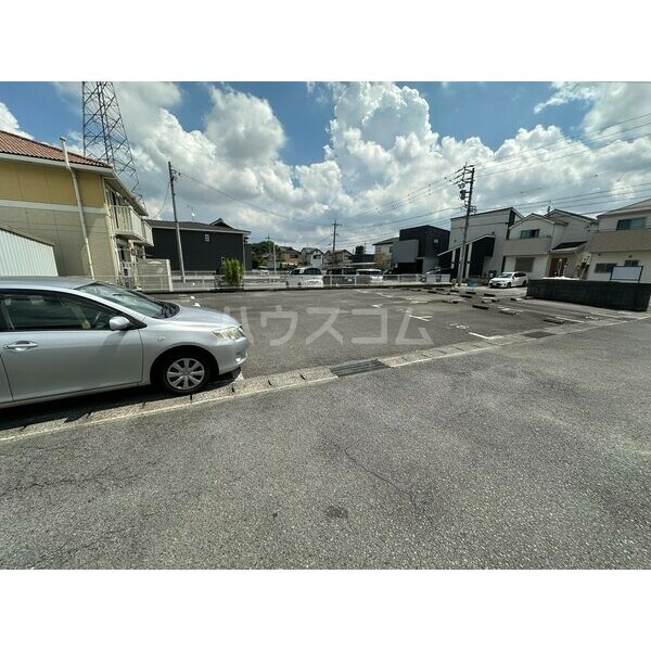 18/26 駐車場