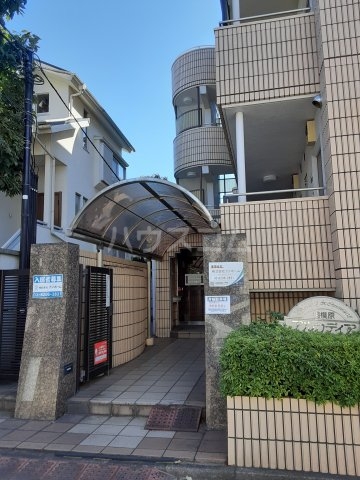 23/30 エントランス