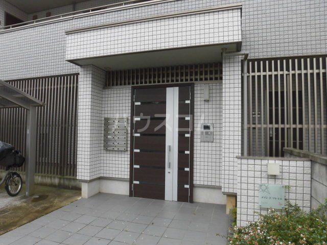 20/30 エントランス