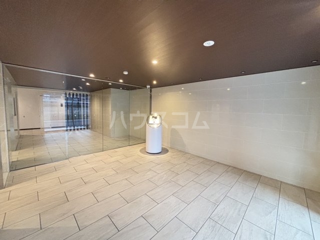 21/30 エントランス