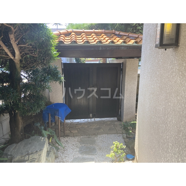 17/23 エントランス