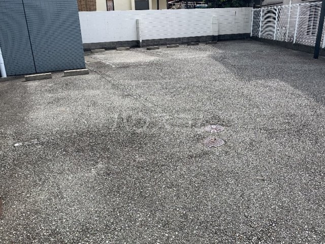 23/30 駐車場