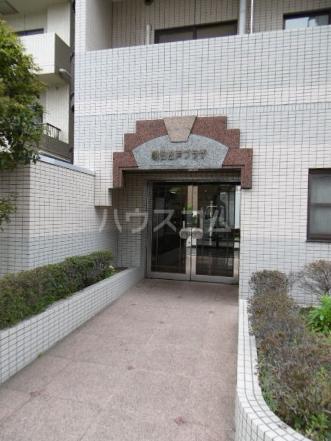 16/26 エントランス