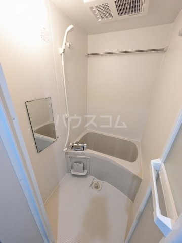 13/28 浴室